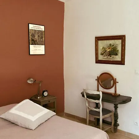 Chez Rosette De Lussan Hotel