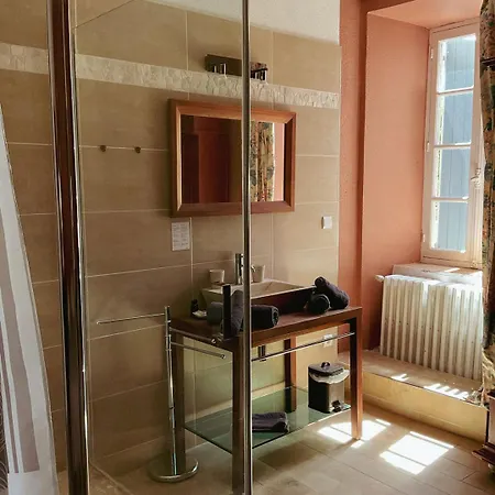 Chez Rosette De Lussan 2* Lussan (Gard)