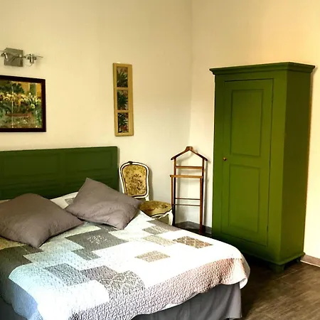 Chez Rosette De Lussan Hotel 2*