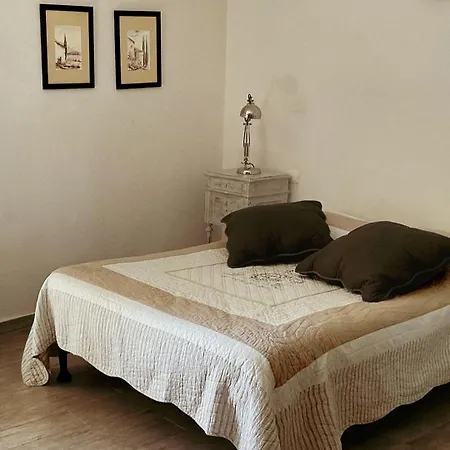 Hotel Chez Rosette De Lussan